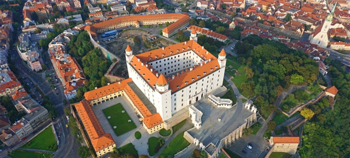 bratislava castle 150 cs