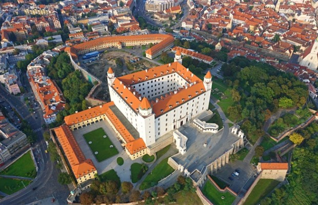 bratislava castle 150 cs