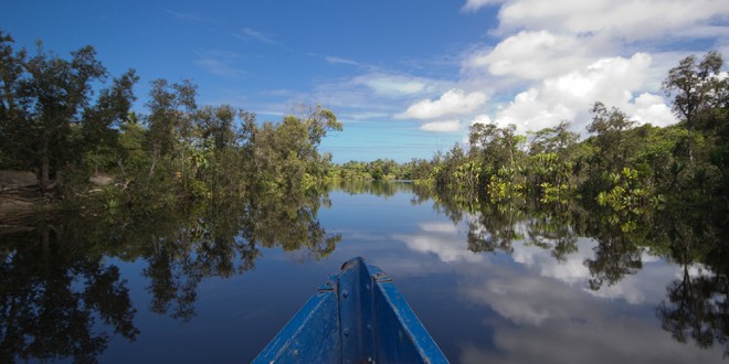 Canal des Pangalanes mit Boot 660x330