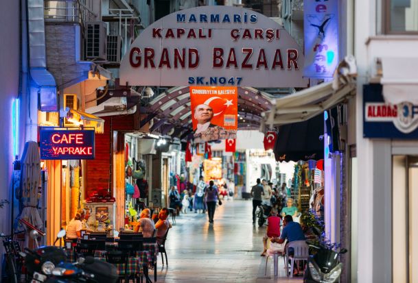 DLM0066 Grand Bazar 0916 01